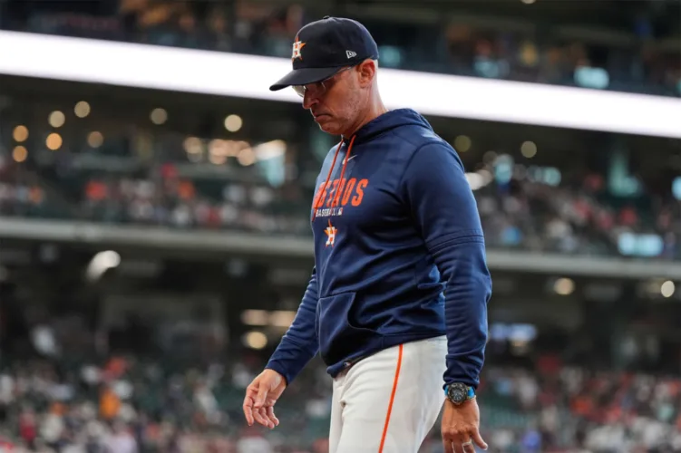 After ouster of GM Brown, Astros owner says manager Espada will finish season